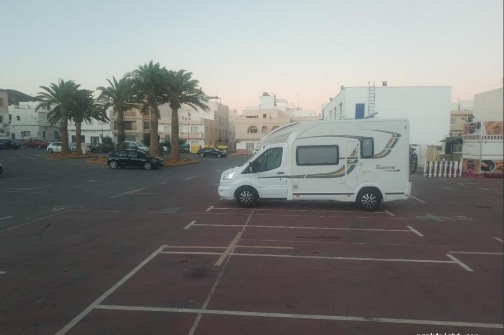 Apartamento Bajel Centrico Cerca De La Playa 카로보네라스 외부 사진